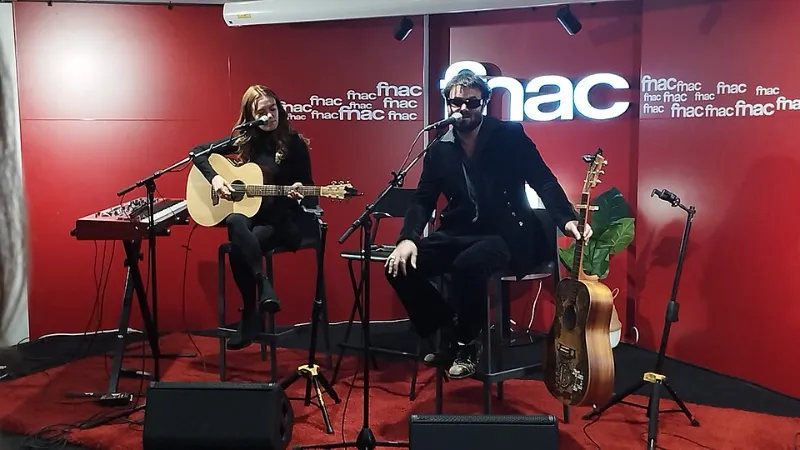 Angus & Julia Stone